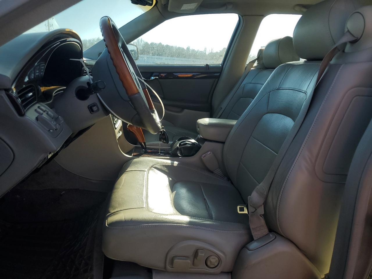 2004 Cadillac De Ville - Image 7
