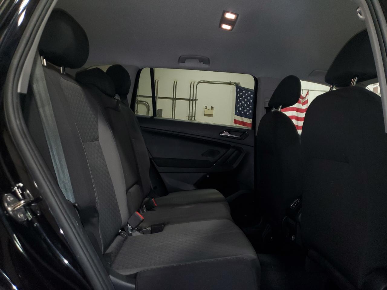 2018 Volkswagen Tiguan - Image 11