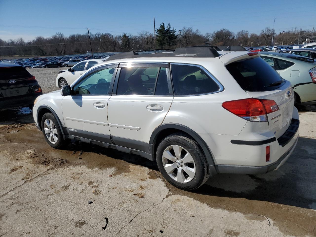 2011 Subaru Outback - Image 2