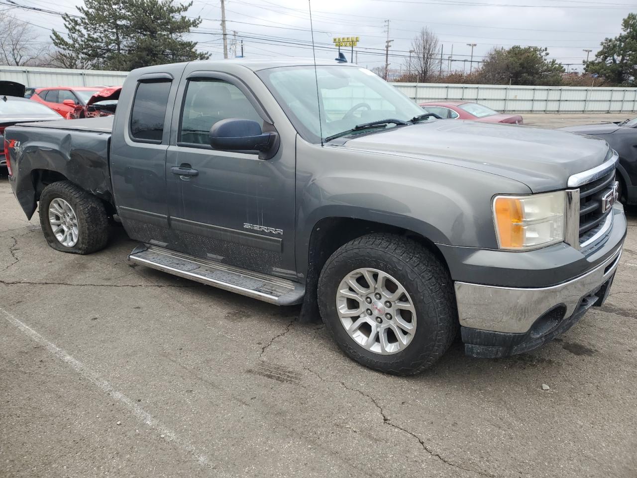 2011 GMC Sierra - Image 4