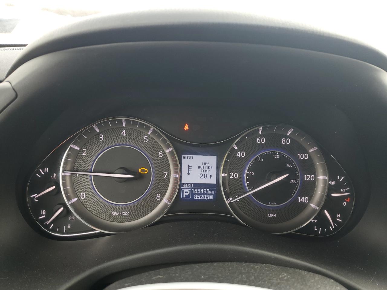 2015 Infiniti QX80 - Image 9