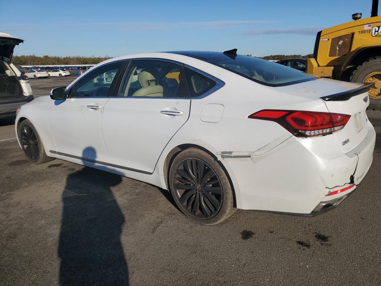 2015 Hyundai Genesis - Image 2