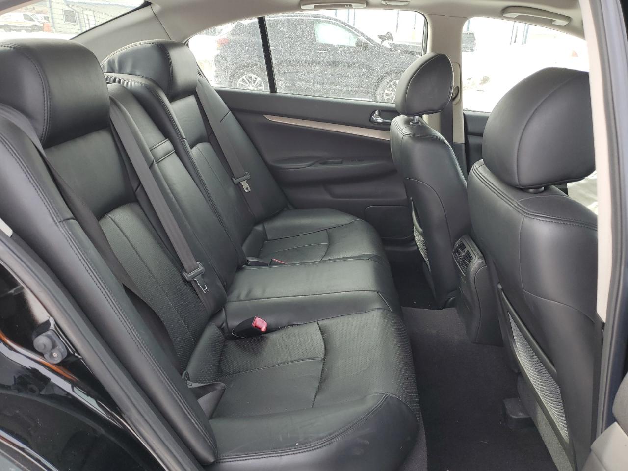 2011 Infiniti G - Image 10