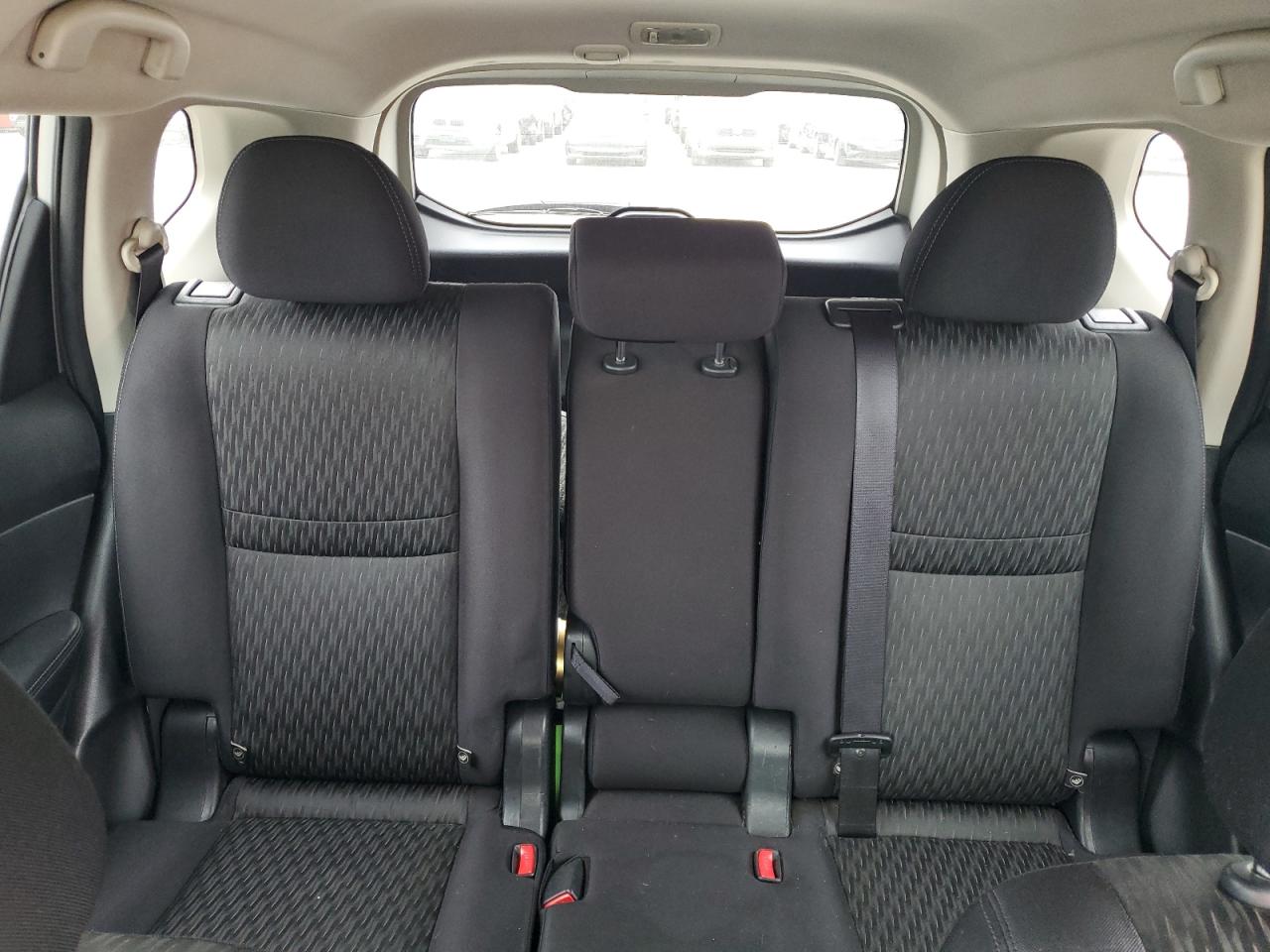 2018 Nissan Rogue - Image 10