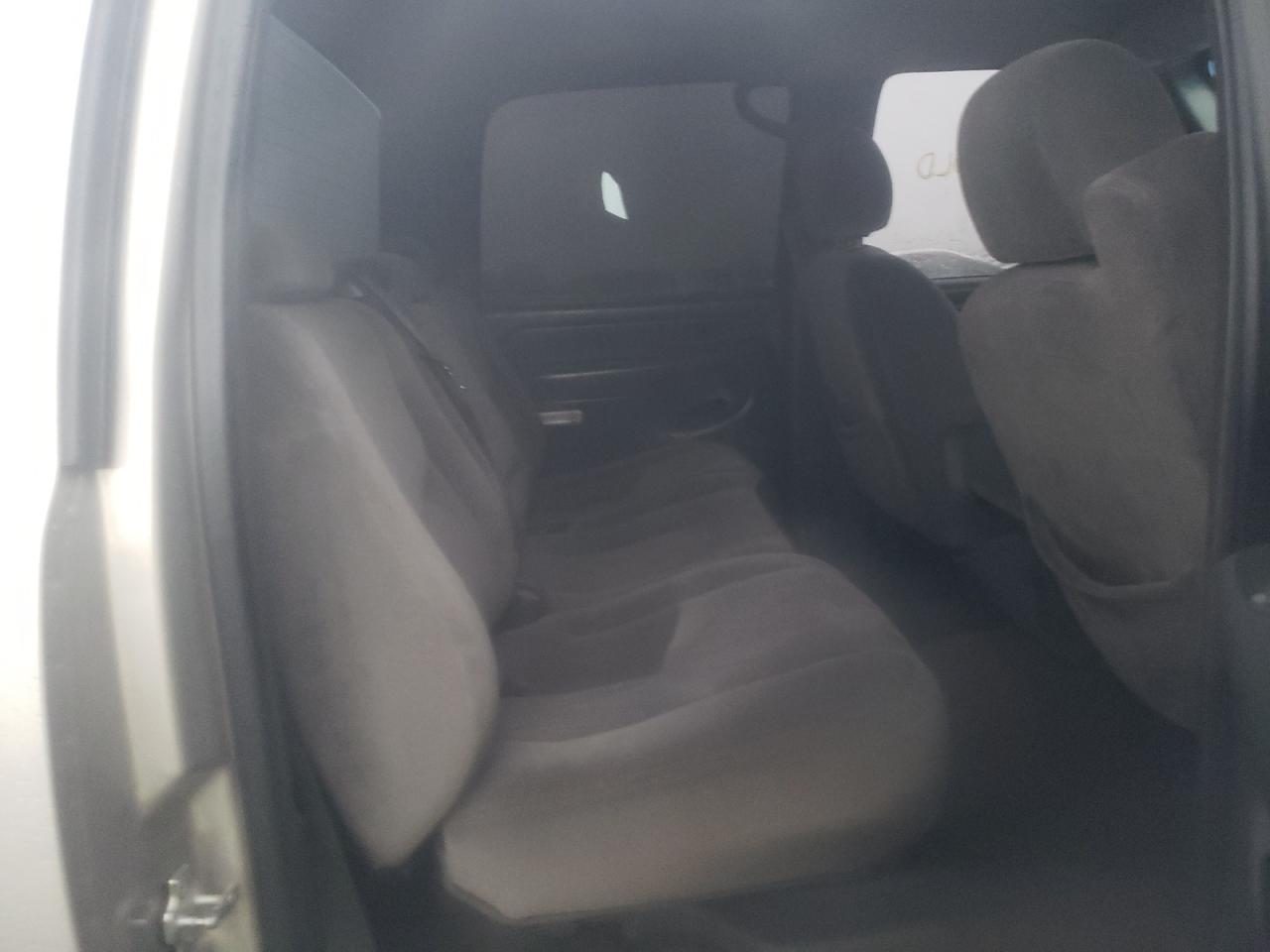 2005 GMC Sierra - Image 10