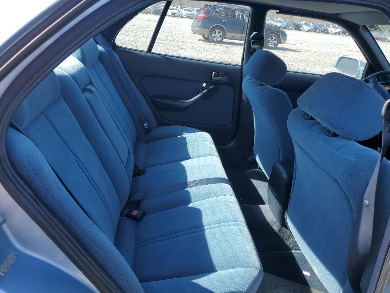 1992 Toyota Camry - Image 10