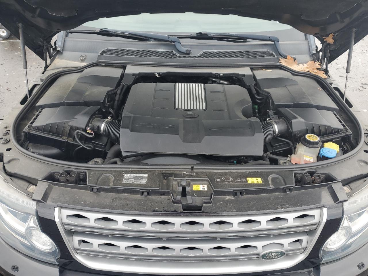 2016 Land Rover LR4 - Image 12