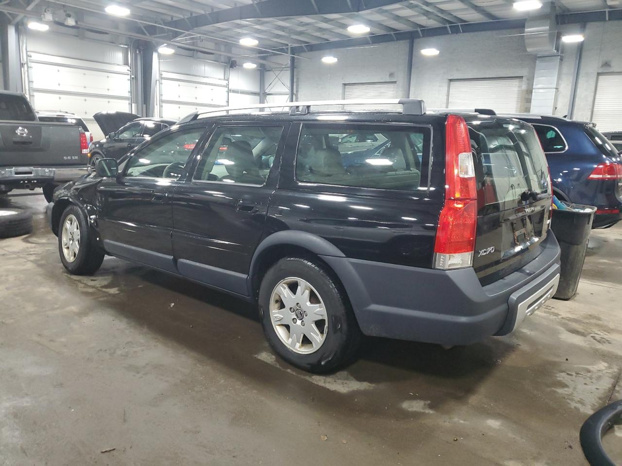 2005 Volvo XC70 - Image 2