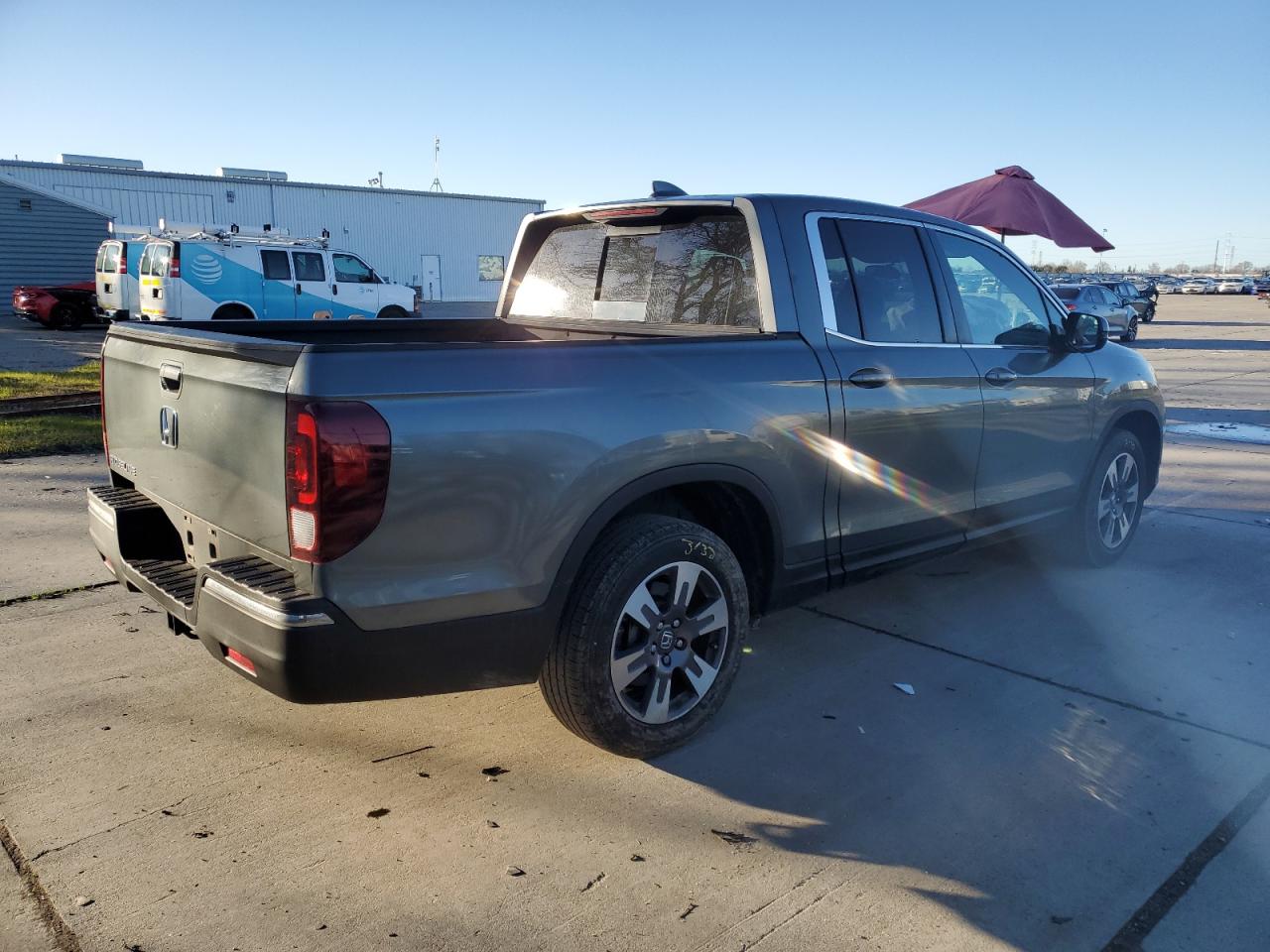 2019 Honda Ridgeline - Image 3