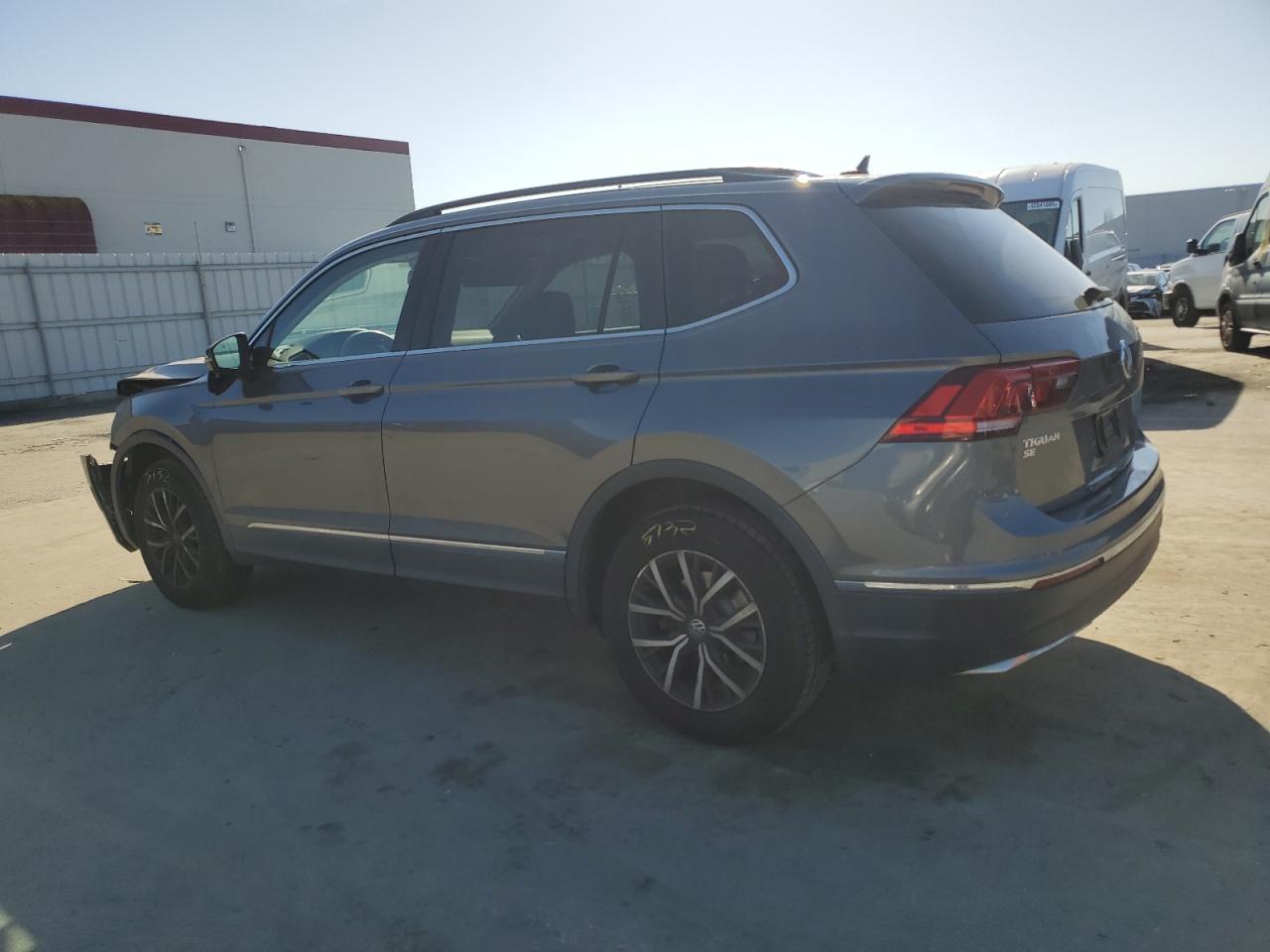 2020 Volkswagen Tiguan - Image 2
