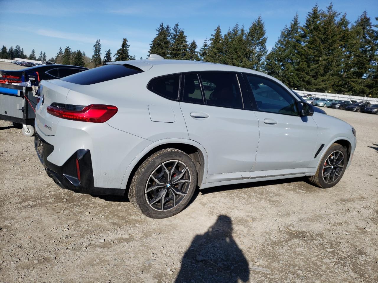 2023 BMW X4 - Image 3