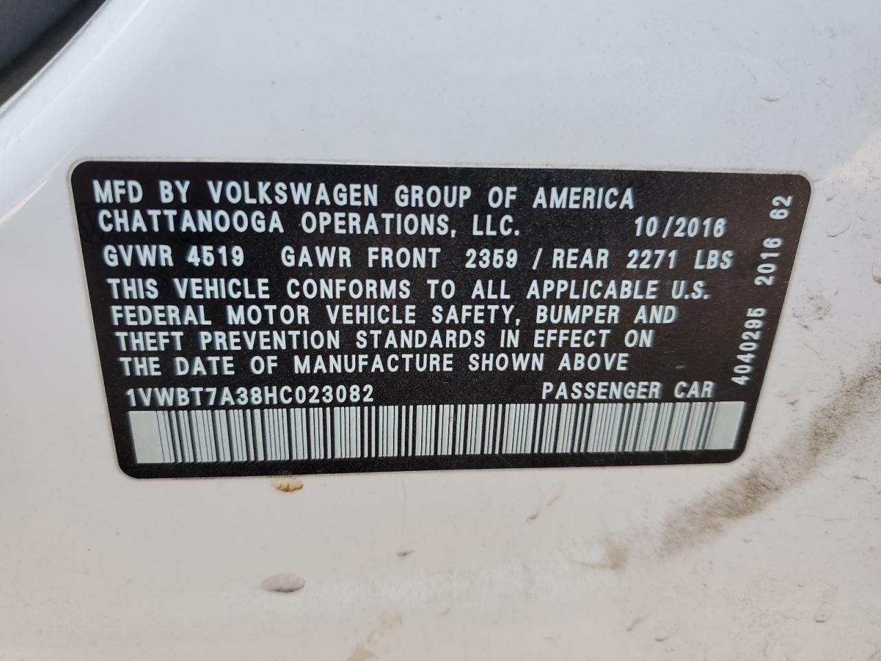 2017 Volkswagen Passat - Image 12