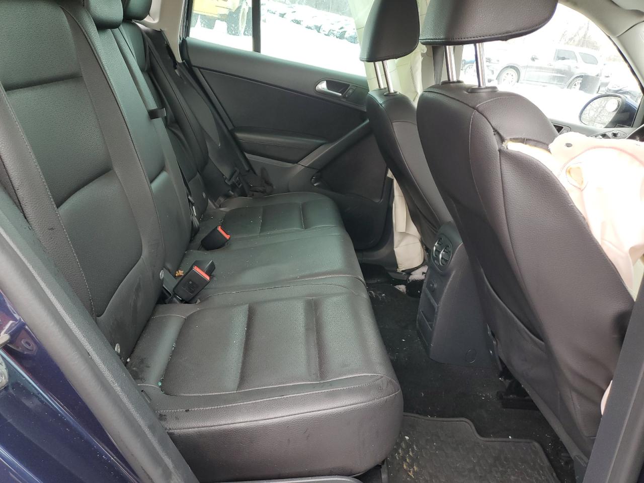 2016 Volkswagen Tiguan - Image 11