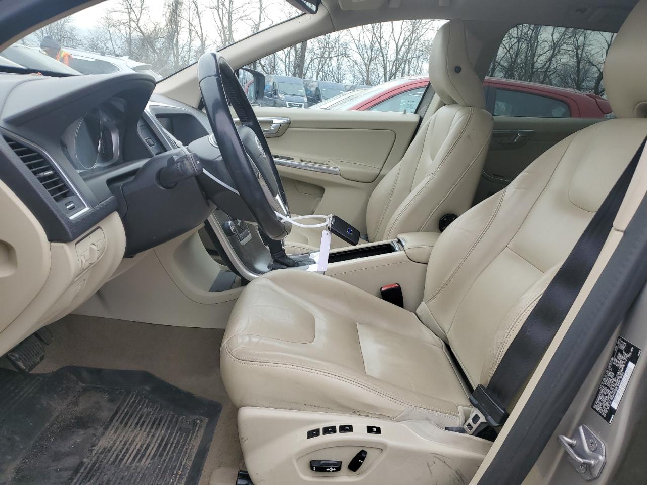 2015 Volvo XC60 - Image 7