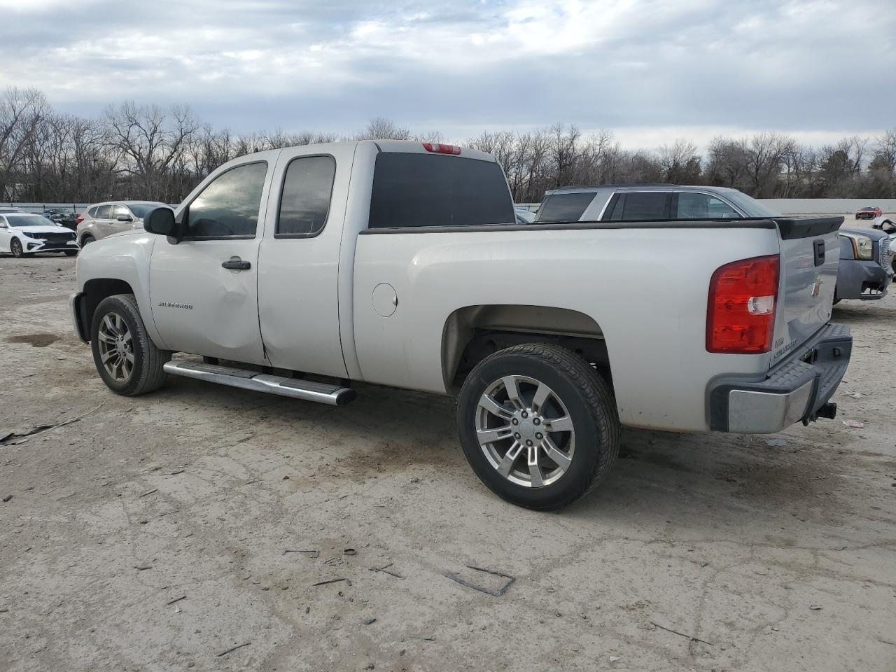 2010 Chevrolet Silverado - Image 2