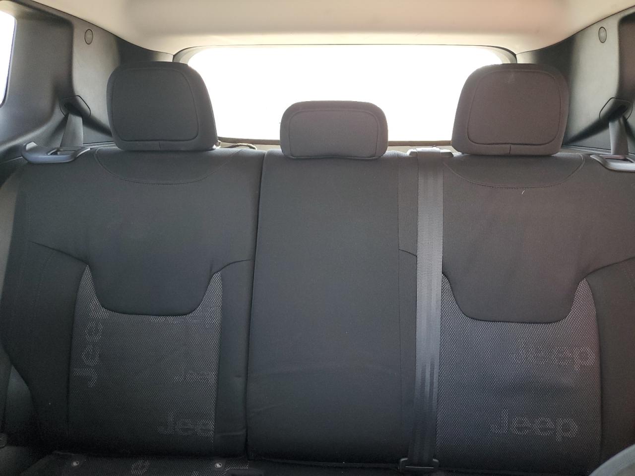 2017 Jeep Renegade - Image 10