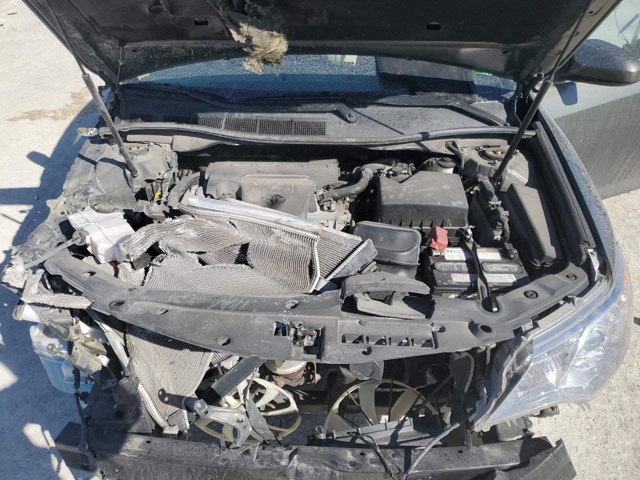 2013 Toyota Camry - Image 11