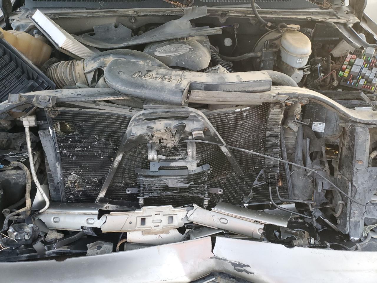 2003 Chevrolet Tahoe - Image 12