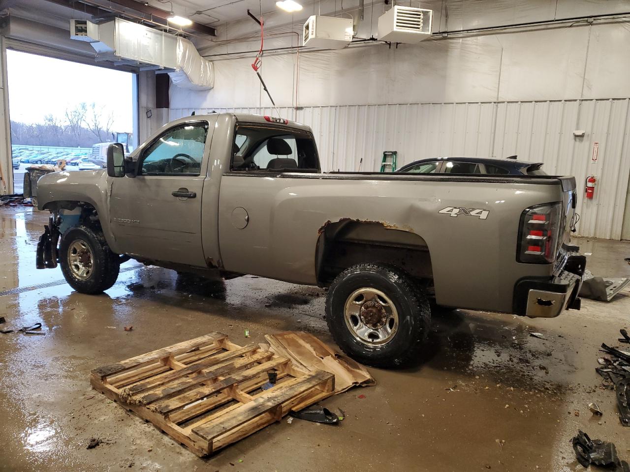 2009 Chevrolet Silverado - Image 2