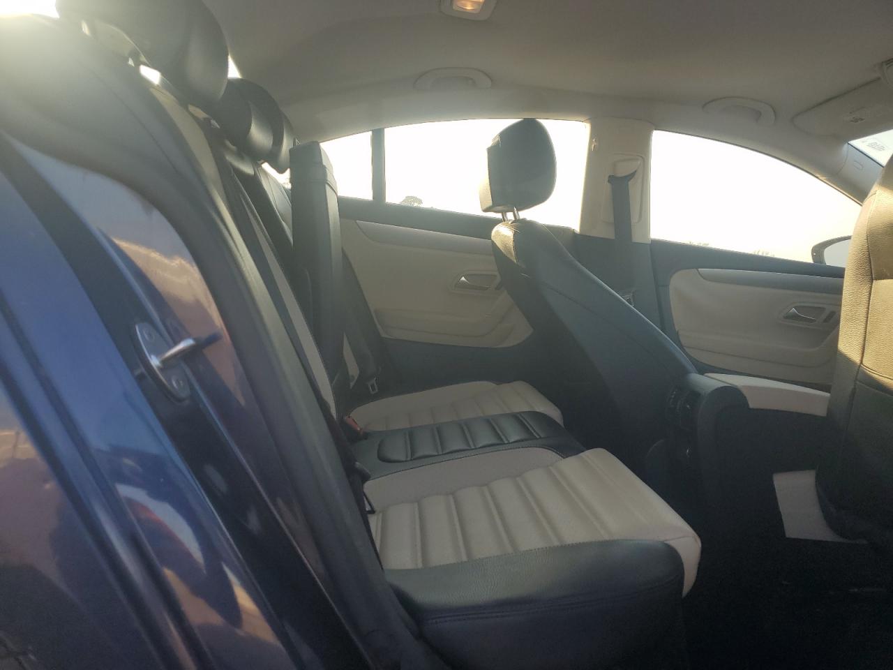 2013 Volkswagen Passat CC - Image 10