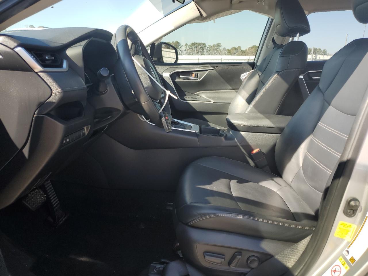 2019 Toyota RAV 4 - Image 7