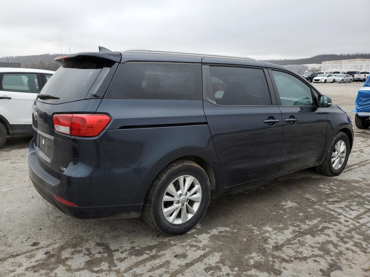 2015 Kia Sedona - Image 3