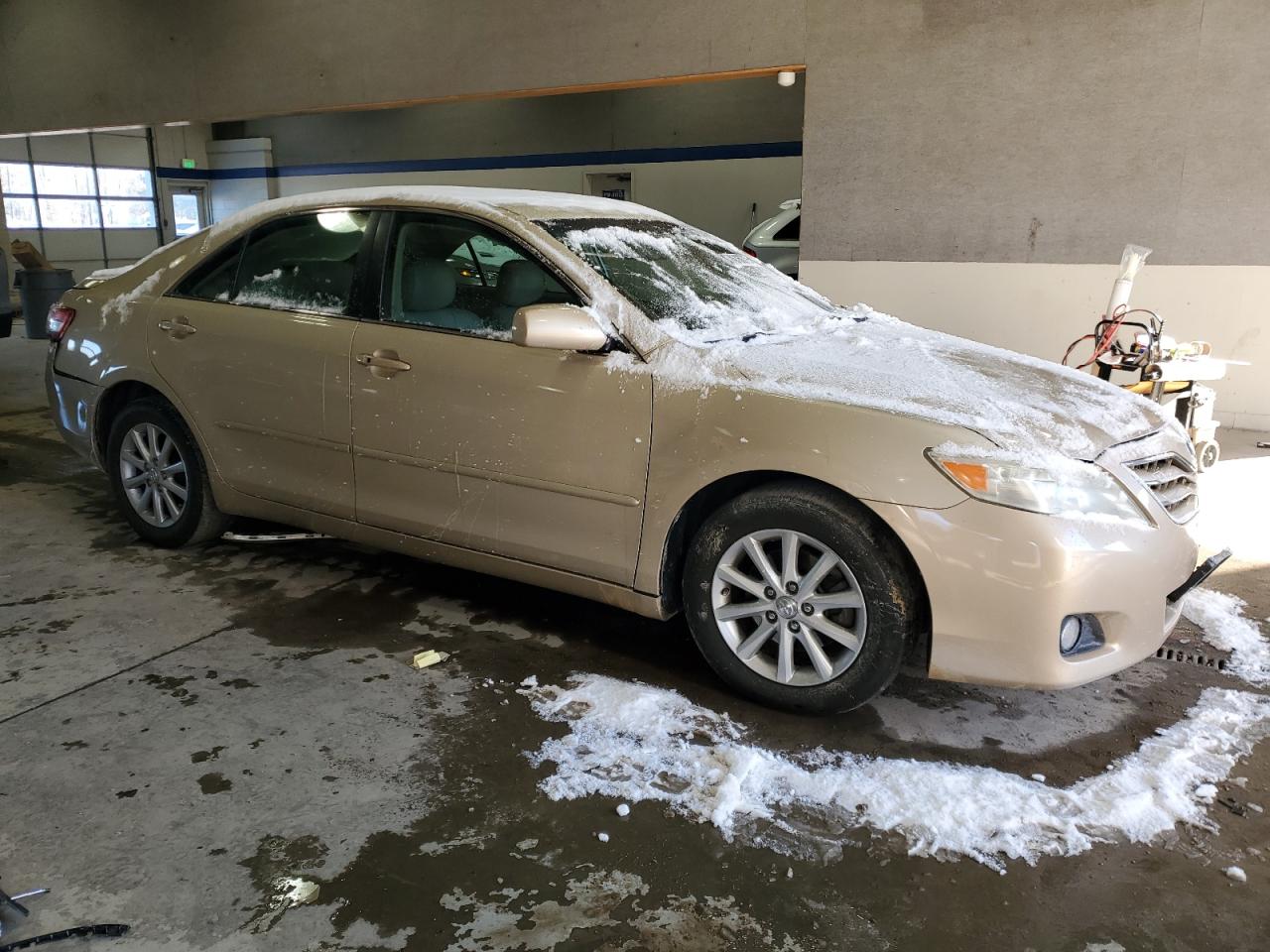 2011 Toyota Camry - Image 4