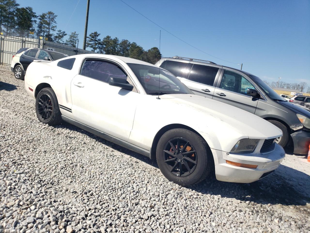 2009 Ford Mustang - Image 4