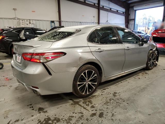  TOYOTA CAMRY 2018 Silver