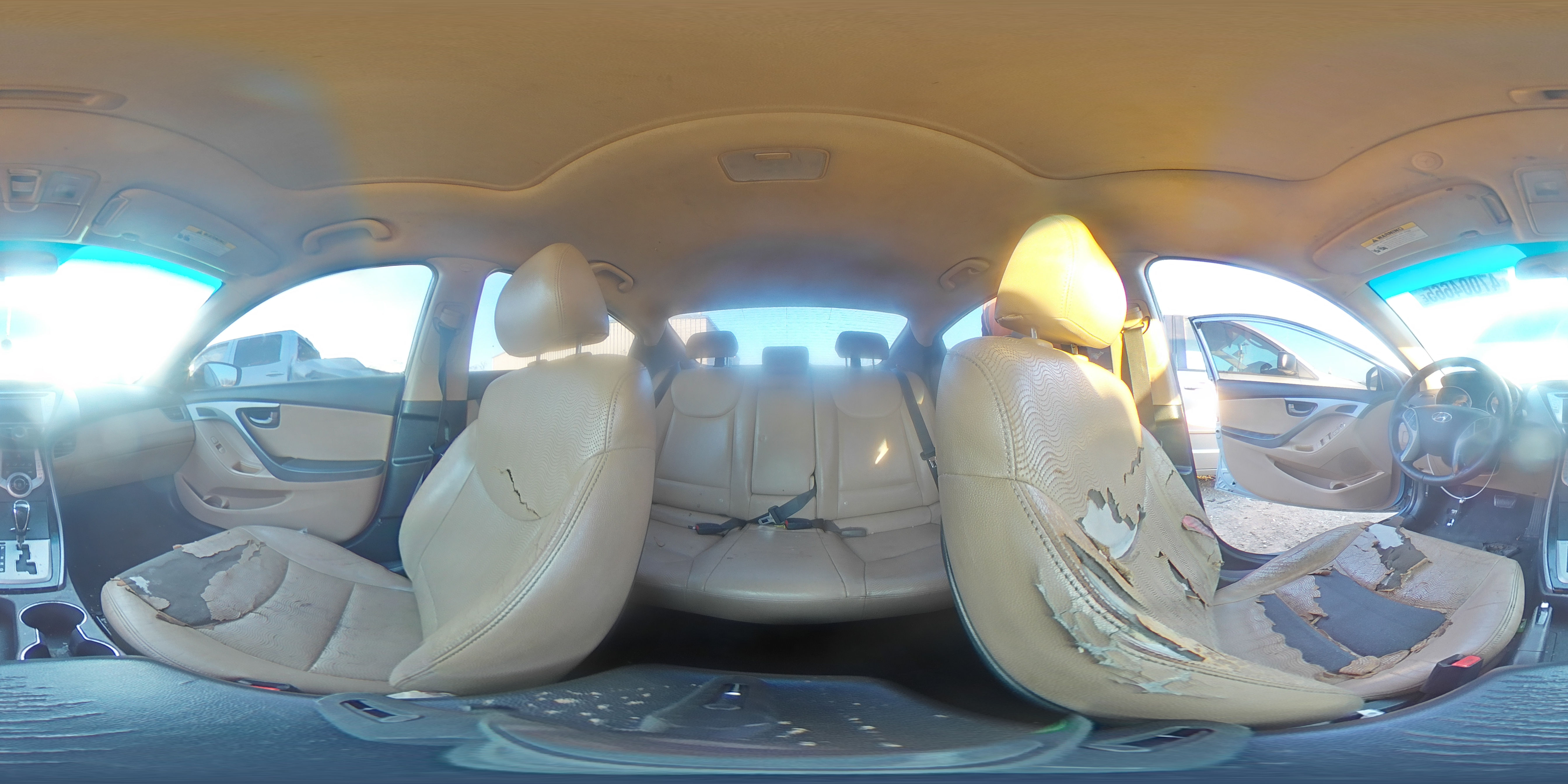 2012 Hyundai Elantra - Image 12