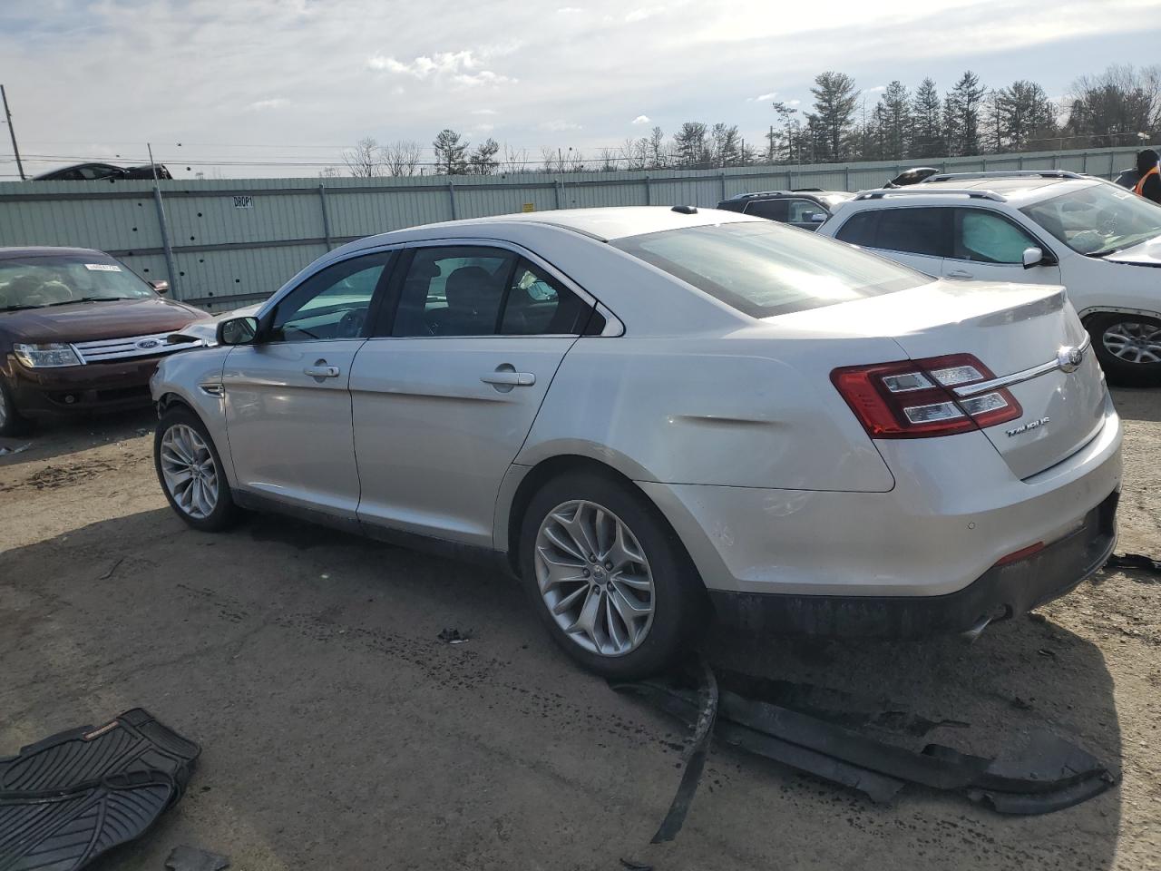 2013 Ford Taurus - Image 2