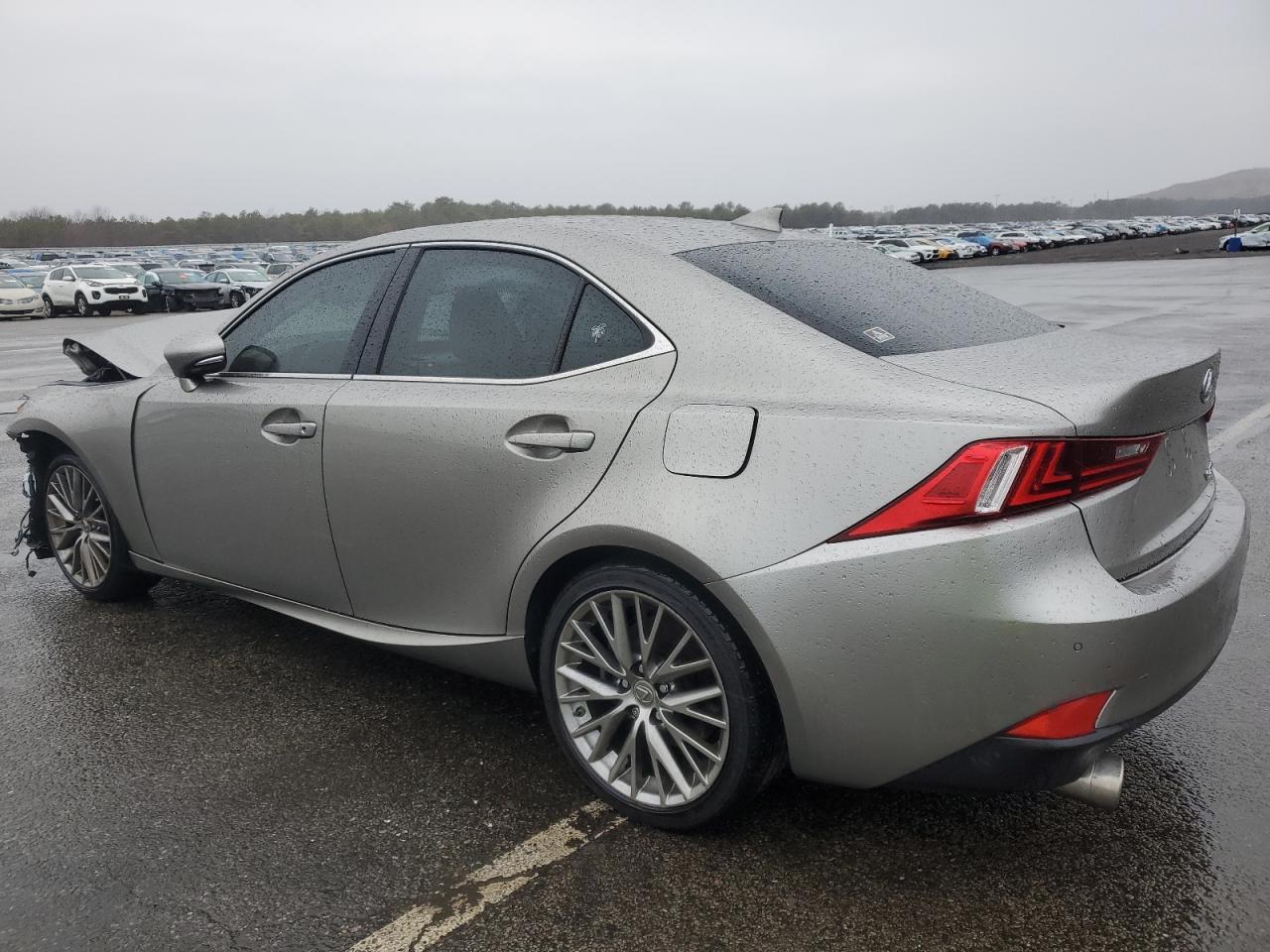 2016 Lexus IS - Image 2