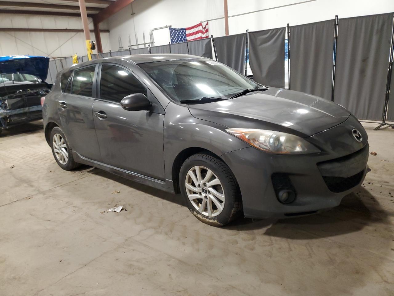 2013 Mazda 3 - Image 4