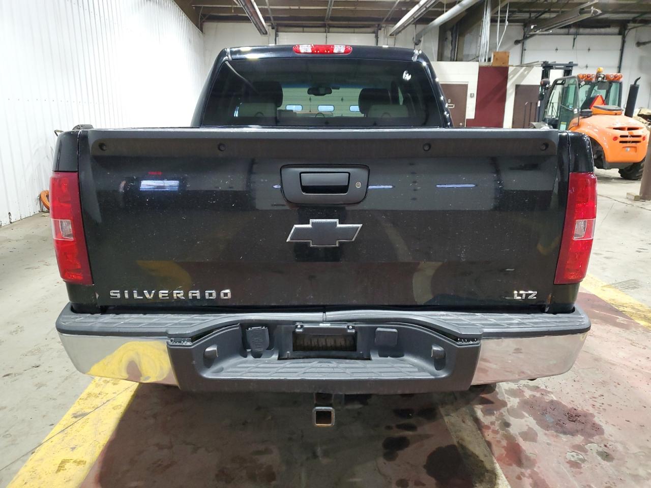 2013 Chevrolet Silverado - Image 6