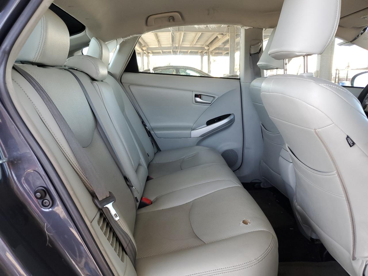 2015 Toyota Prius - Image 10