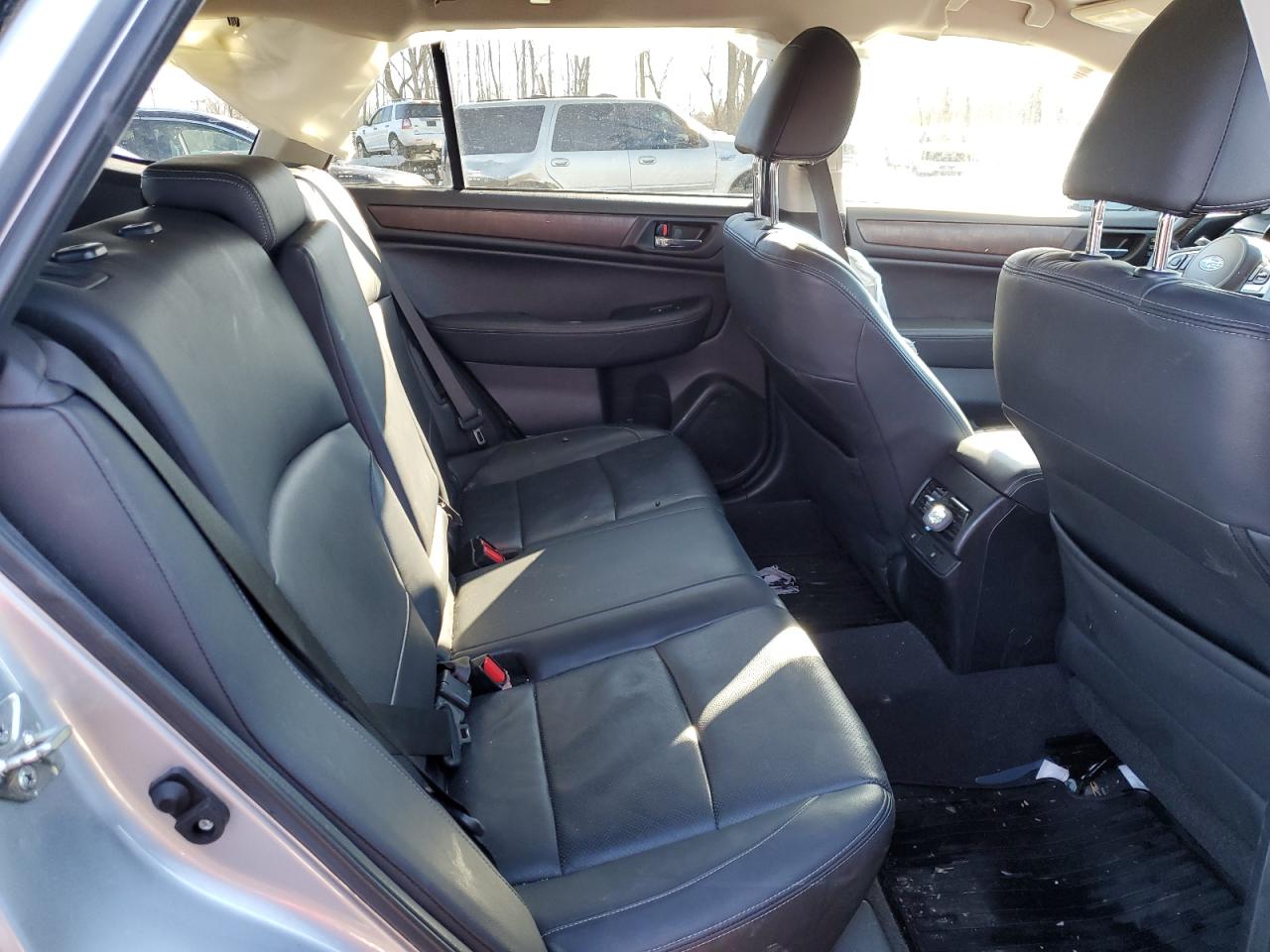 2015 Subaru Outback - Image 10