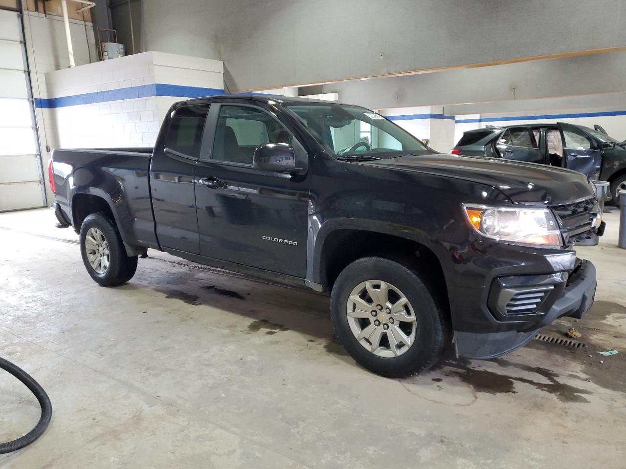 2022 Chevrolet Colorado - Image 4