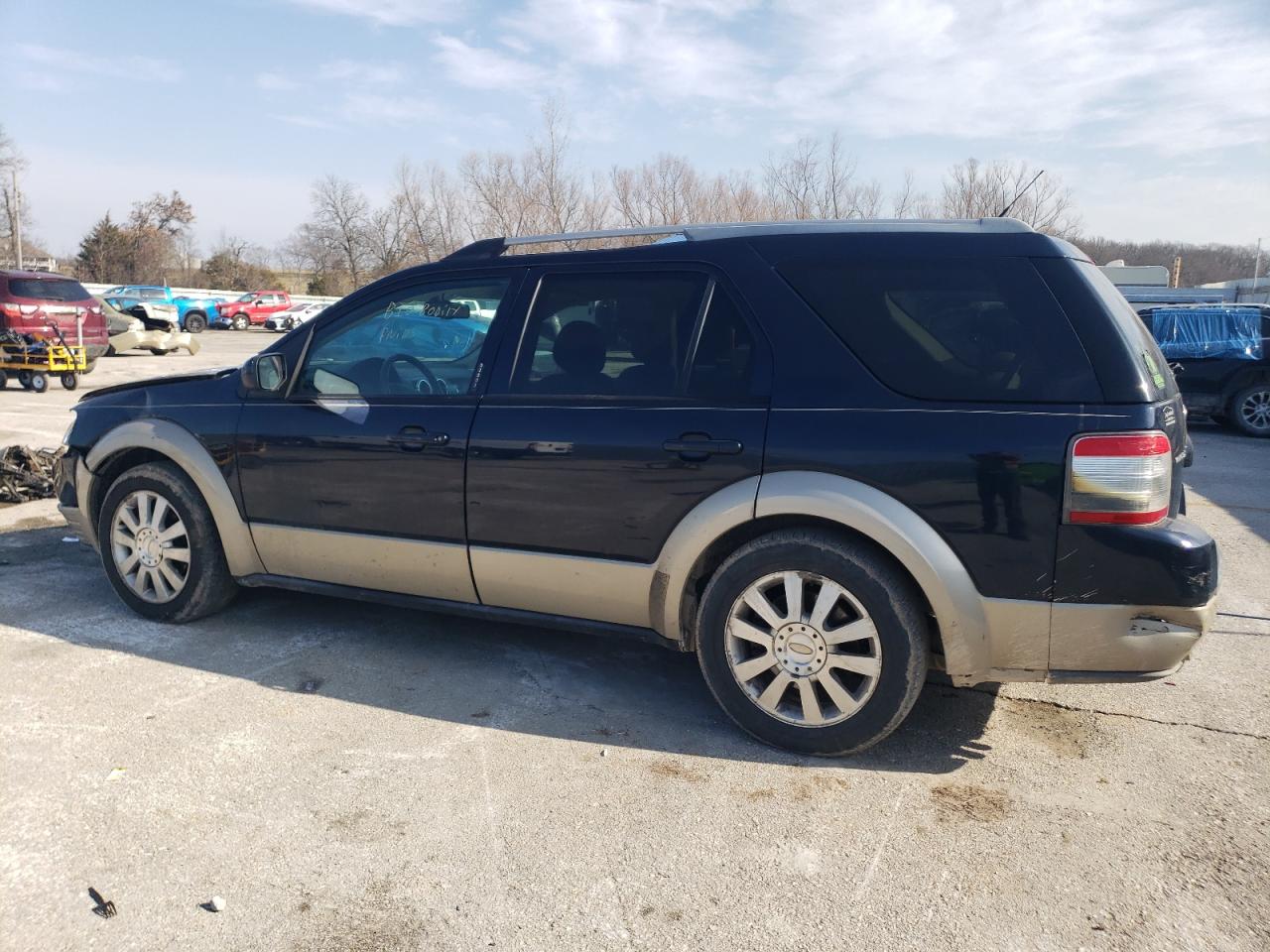 2009 Ford Taurus - Image 2