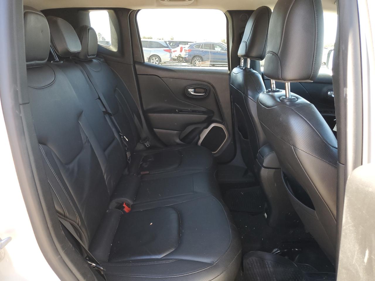 2016 Jeep Renegade - Image 10