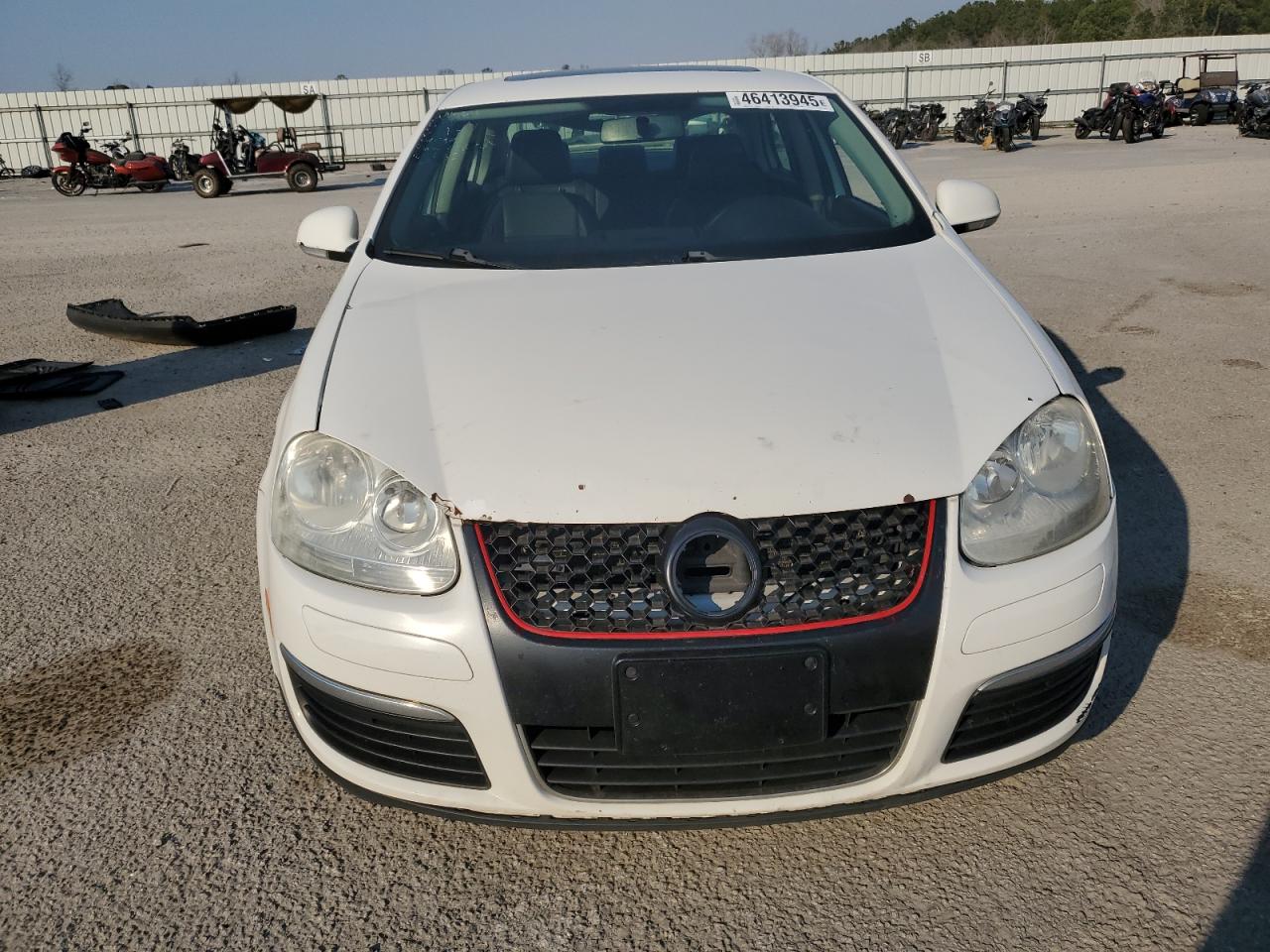 2009 Volkswagen Jetta - Image 11