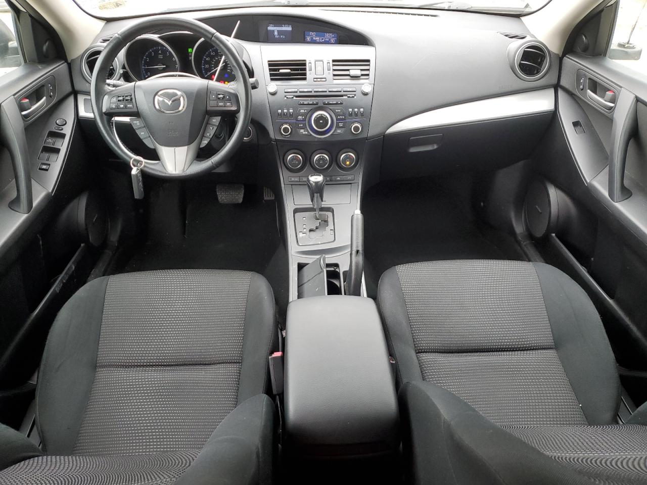 2013 Mazda 3 - Image 8