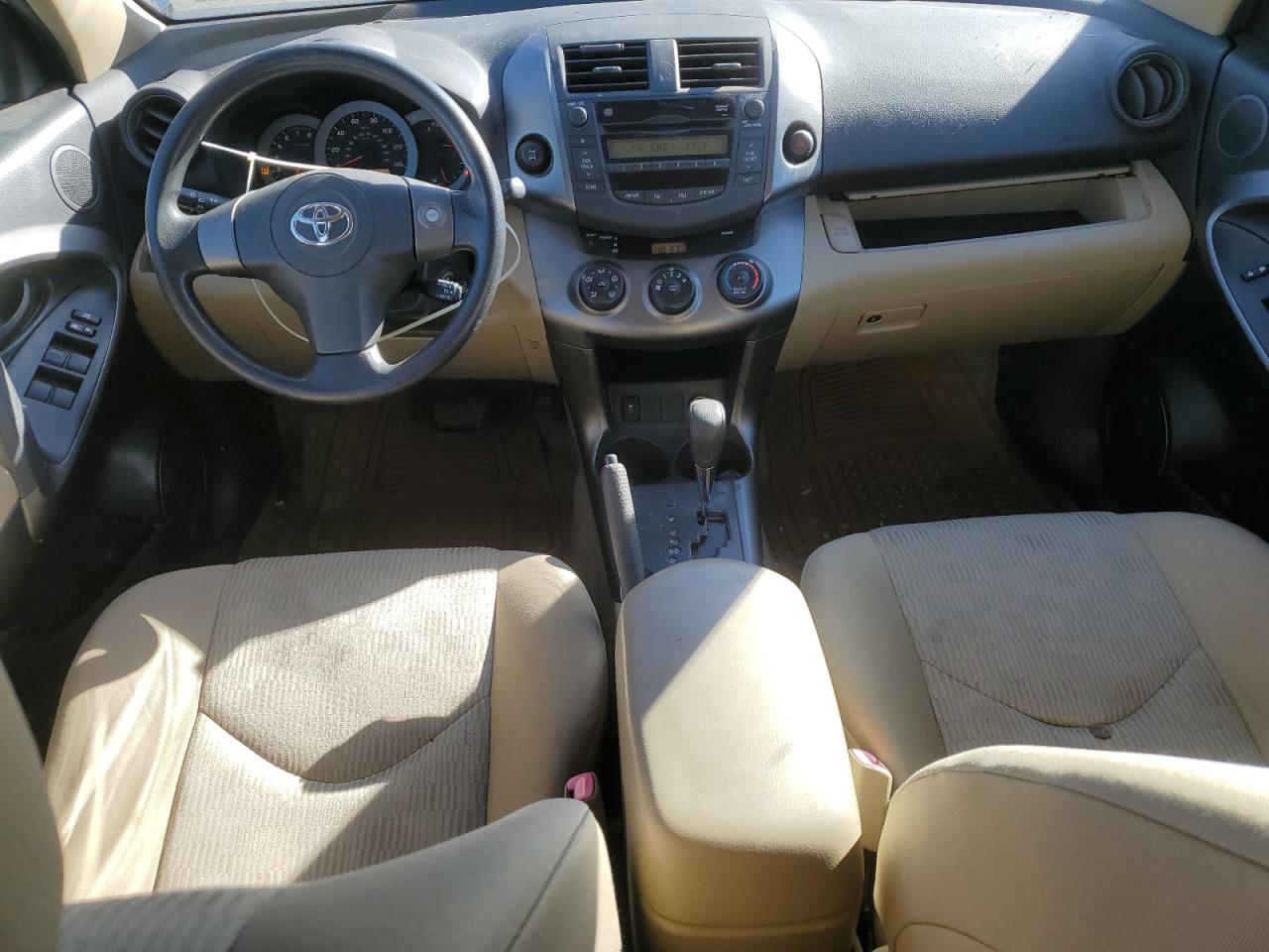 2010 Toyota RAV 4 - Image 8