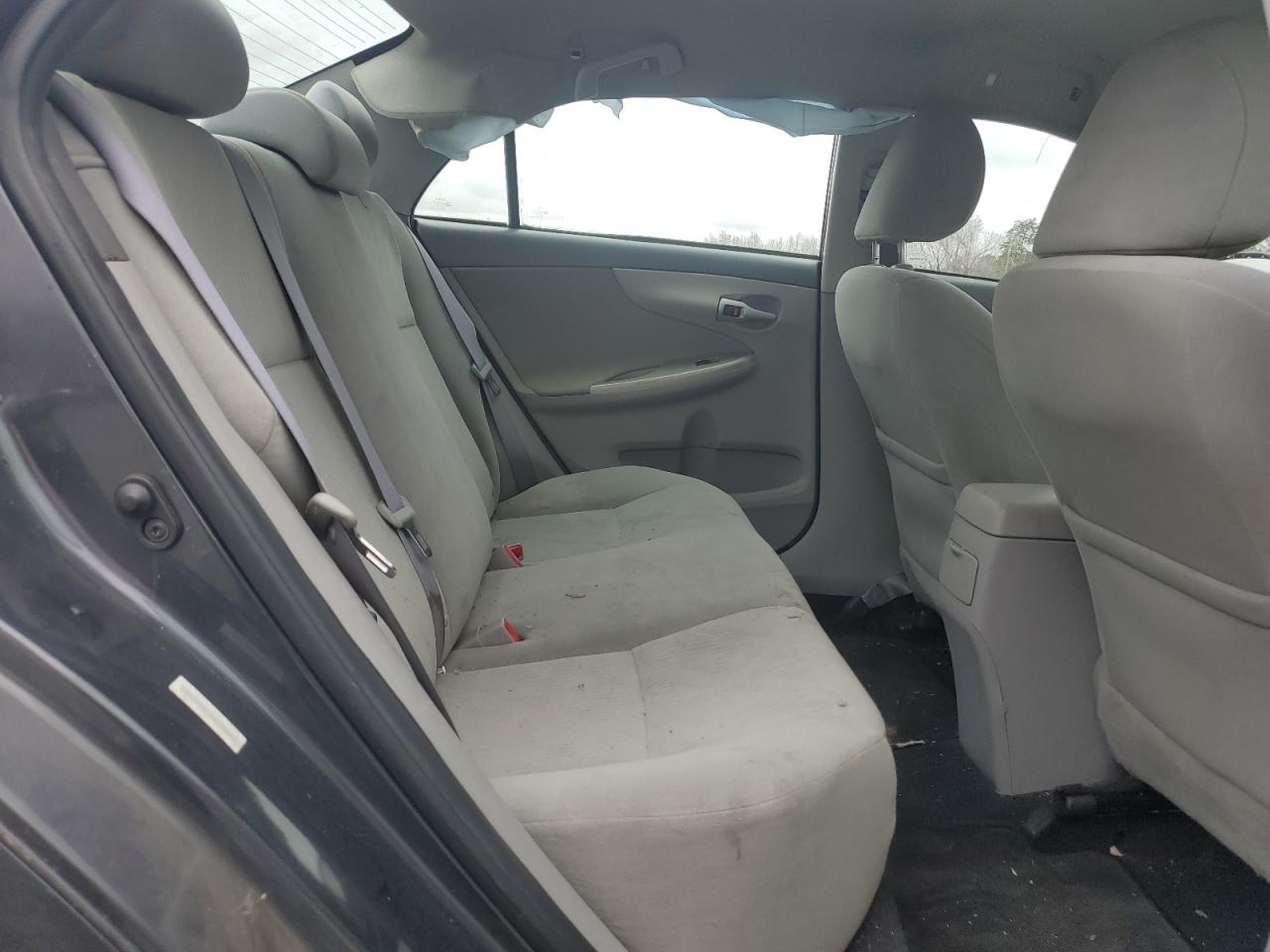 2010 Toyota Corolla - Image 11