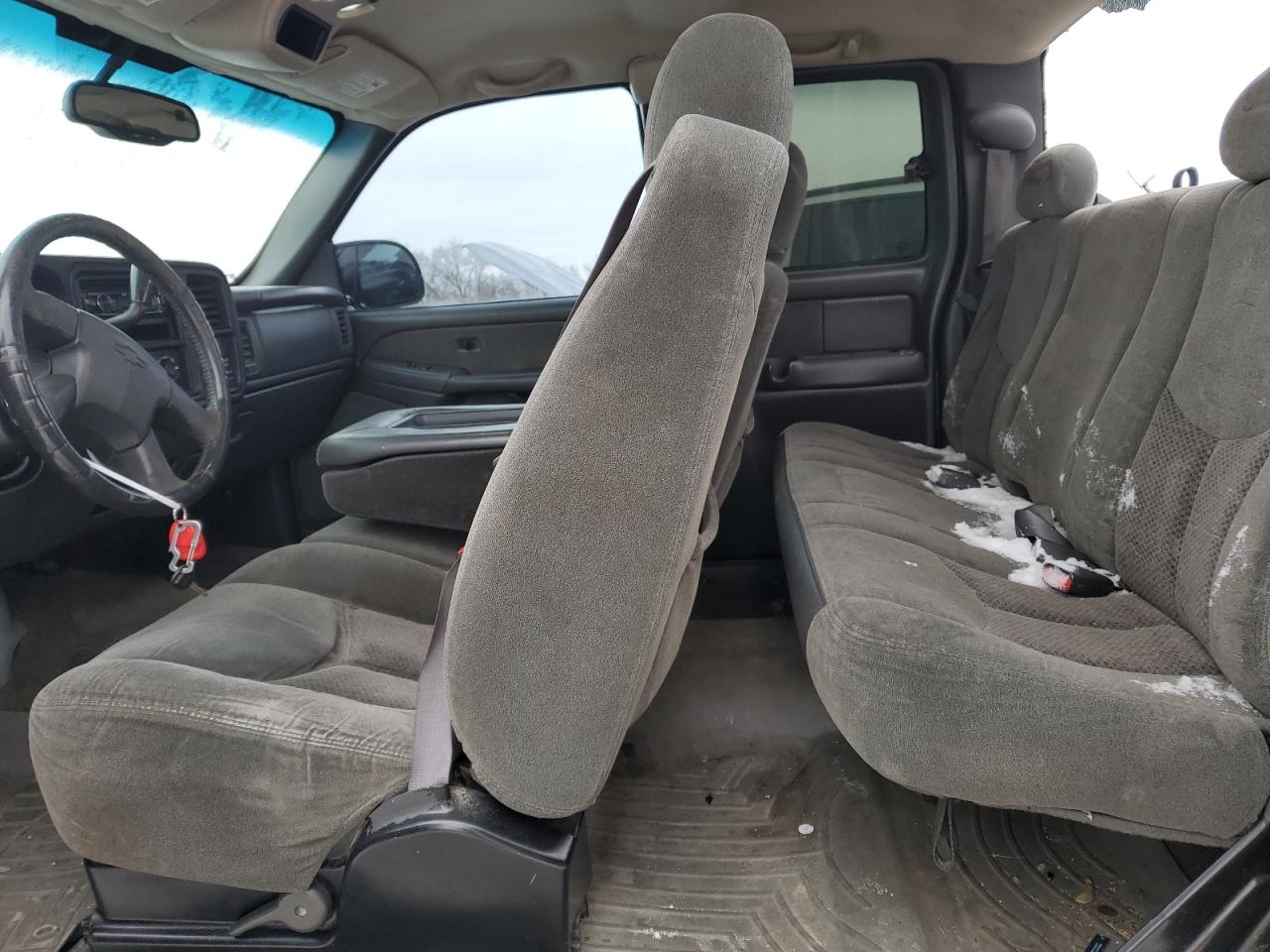 2003 Chevrolet Silverado - Image 10