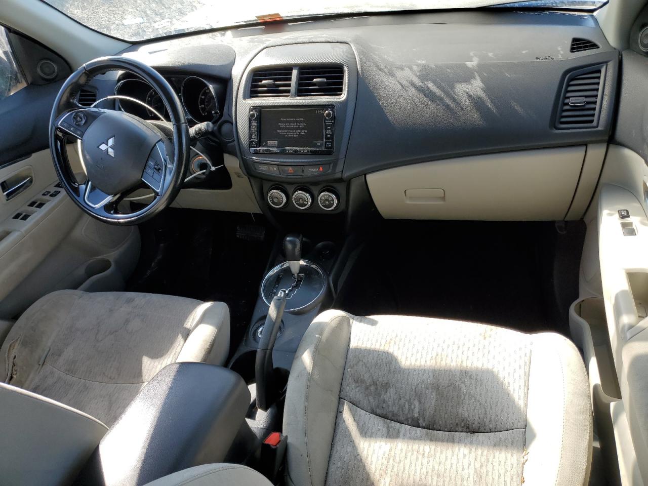 2017 Mitsubishi Outlander - Image 8