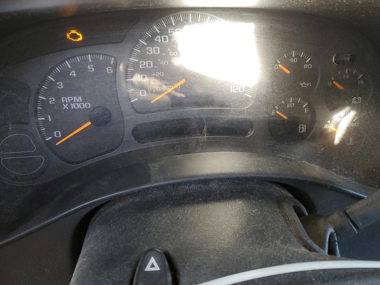 2003 Chevrolet Silverado - Image 9