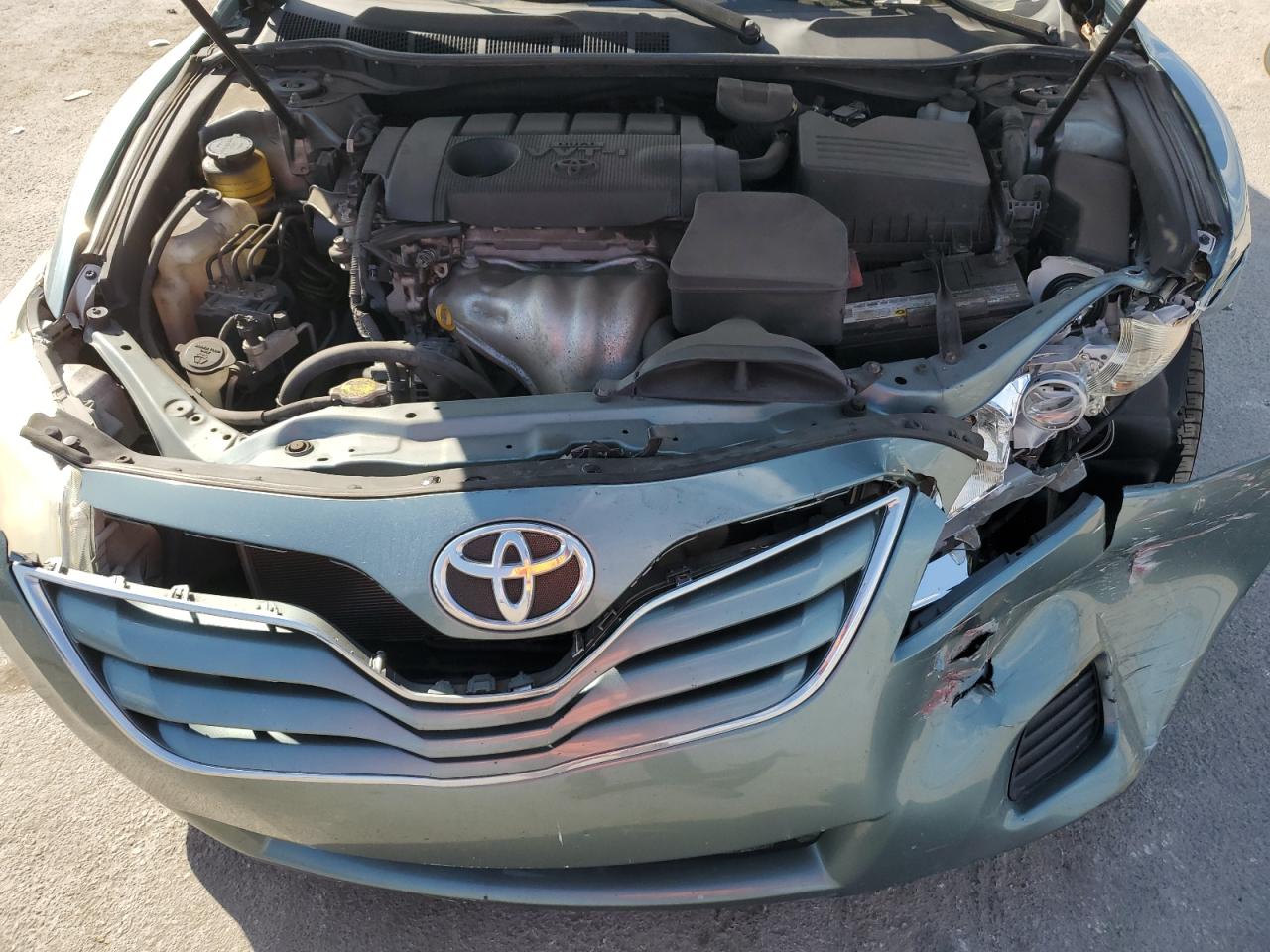 2011 Toyota Camry - Image 11