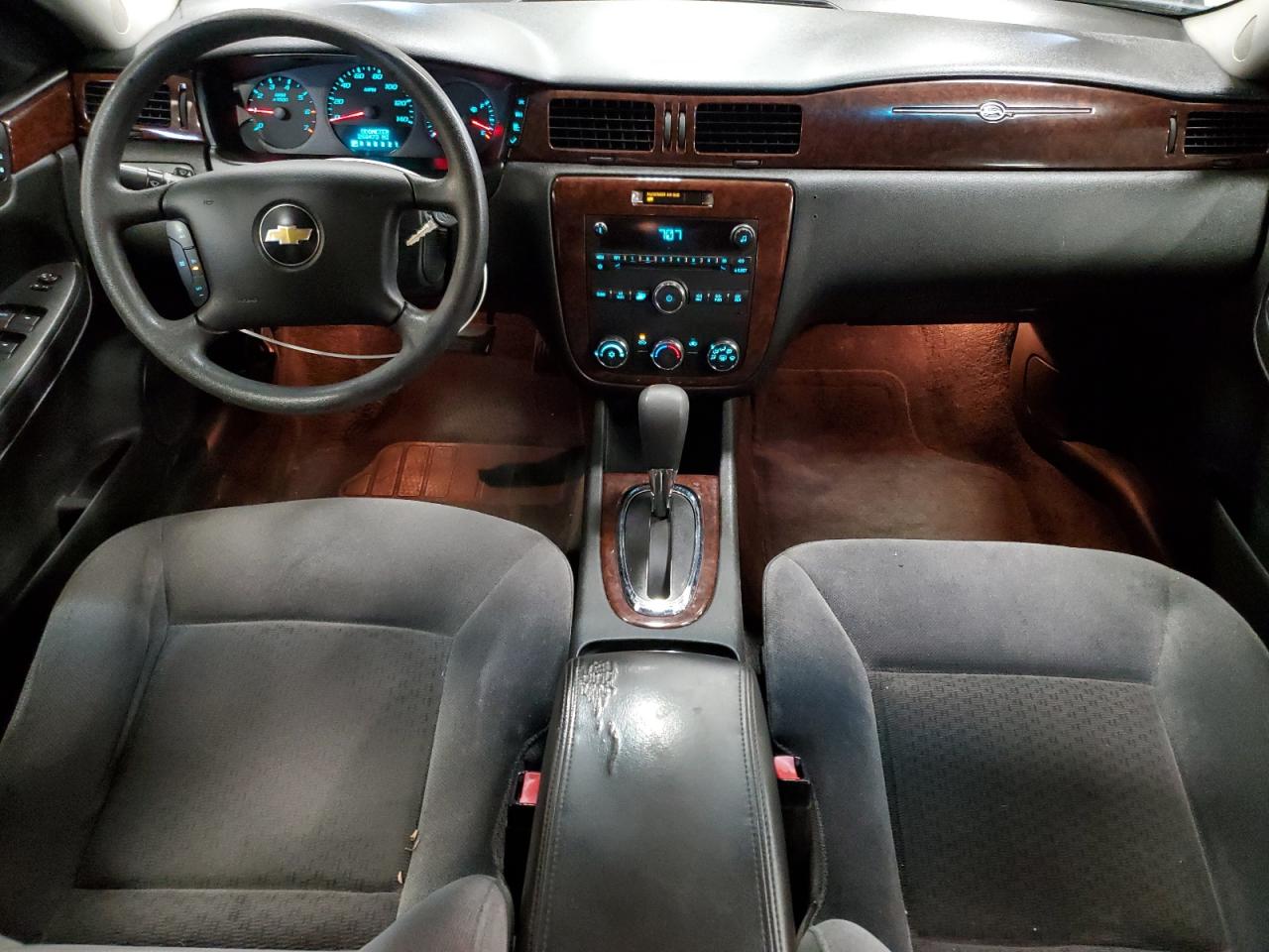 2011 Chevrolet Impala - Image 8
