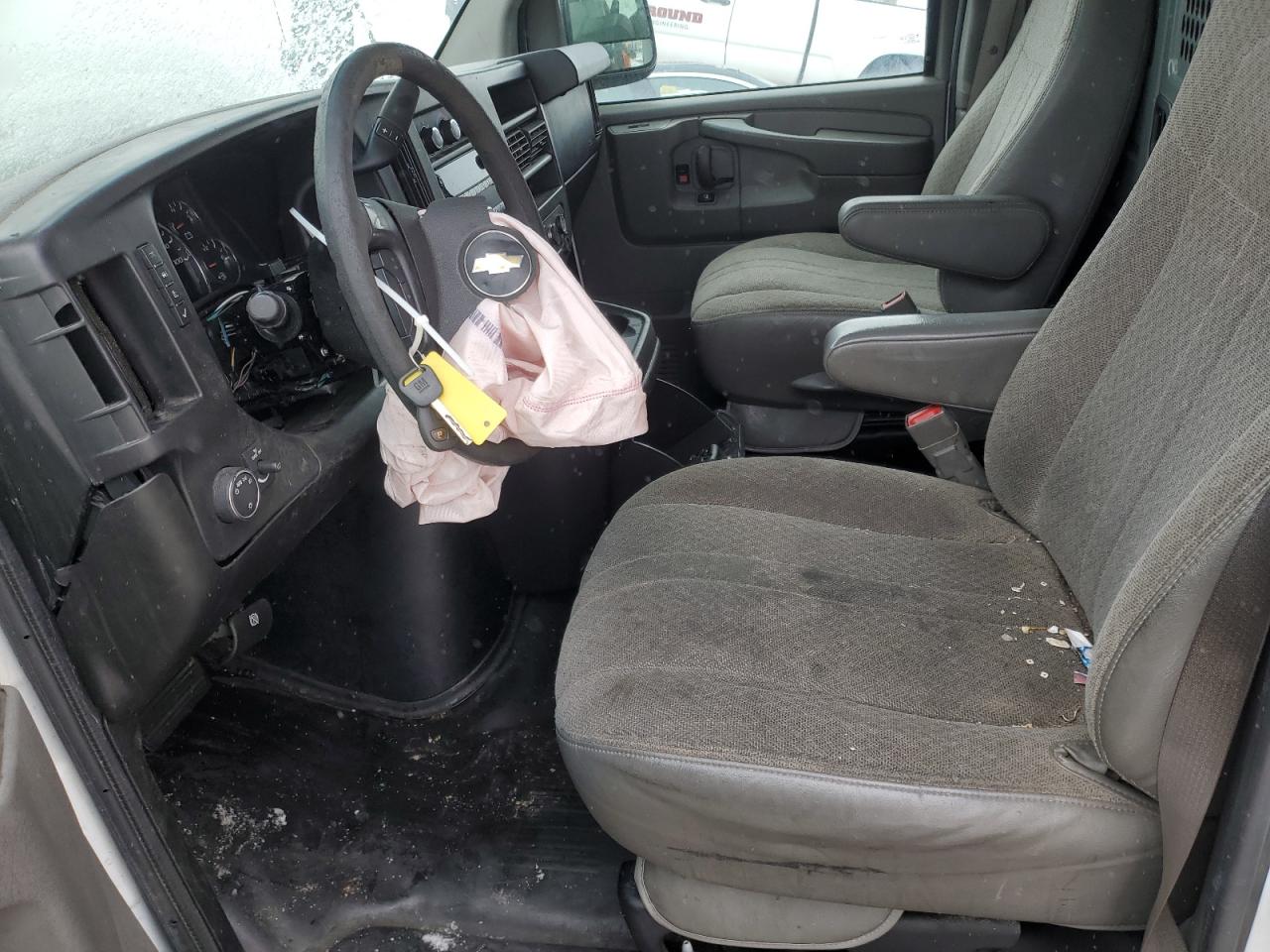 2015 Chevrolet Express - Image 7