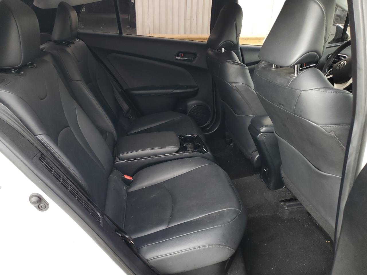2017 Toyota Prius - Image 11